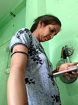 Hotty-Nidhi online show from 03.14.26