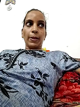 Hotty-Nidhi online show from 05.20.26