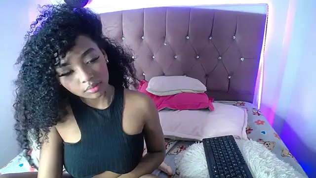 Snapshot of charlotte_walker1 chatting on 03.17.25 charlotte walker1 online show from 03.17.25