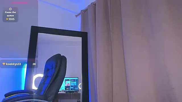 Snapshot of AshtonnSummer chatting on 03.21.25 AshtonnSummer online show from 03.21.25