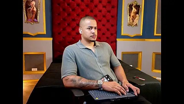 Snapshot of AshtonnSummer chatting on 03.22.25 AshtonnSummer online show from 03.22.25