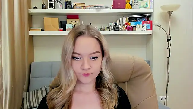 Snapshot of Kara_Smith_ chatting on 01.05.25 Kara Smith online show from 01.05.25