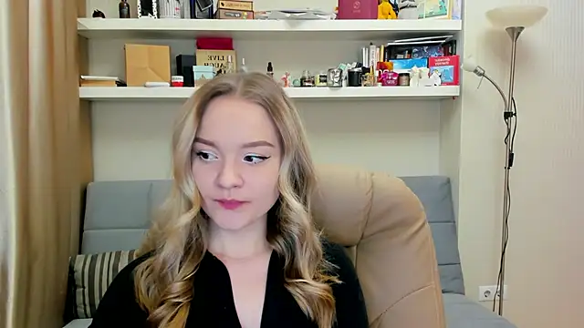 Snapshot of Kara_Smith_ chatting on 01.24.25 Kara Smith online show from 01.24.25