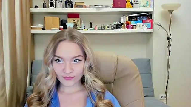 Snapshot of Kara_Smith_ chatting on 01.29.25 Kara Smith online show from 01.29.25