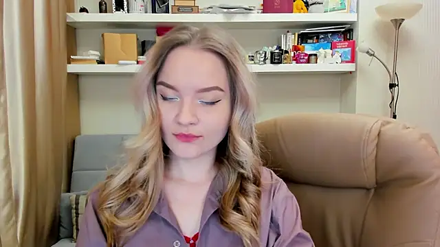 Snapshot of Kara_Smith_ chatting on 02.04.25 Kara Smith online show from 02.04.25