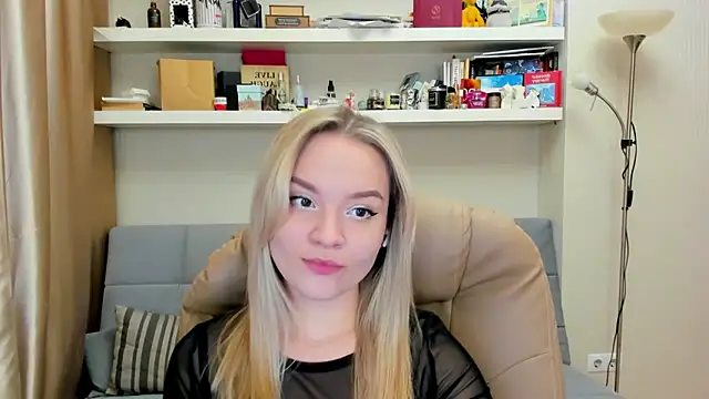 Snapshot of Kara_Smith_ chatting on 02.22.25 Kara Smith online show from 02.22.25