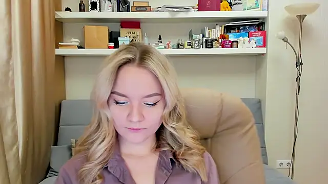 Snapshot of Kara_Smith_ chatting on 03.05.25 Kara Smith online show from 03.05.25