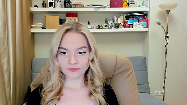 Snapshot of Kara_Smith_ chatting on 03.07.25 Kara Smith online show from 03.07.25