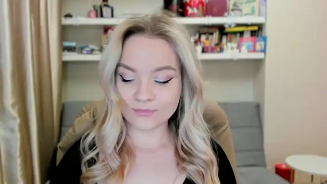 Snapshot of Kara_Smith_ chatting on 02.28.26 Kara Smith online show from 02.28.26