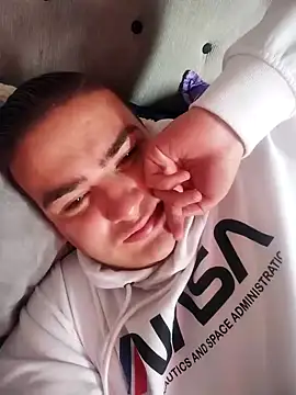 Snapshot of Andy-rtg chatting on 10.25.25 Andy-rtg online show from 10.25.25