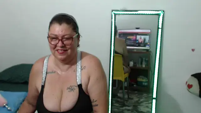Olgahunder online show from 04.30.26