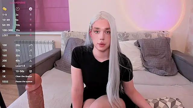 Snapshot of Hentailove20 chatting on 09.27.25 Hentailove20 online show from 09.27.25