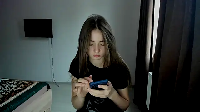 LilyHaart online show from 11.07.25