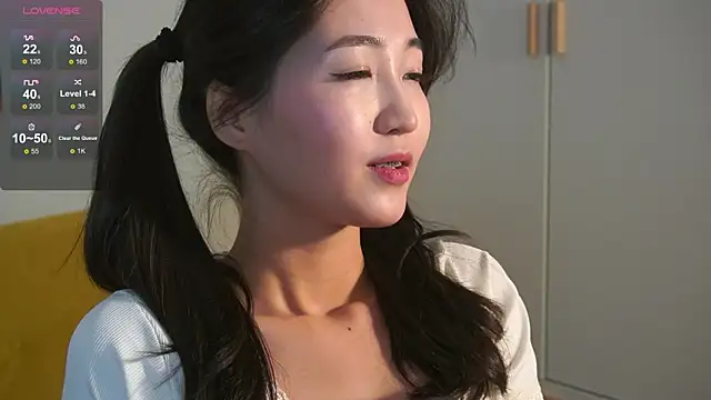 SeulBi online show from 03.13.25