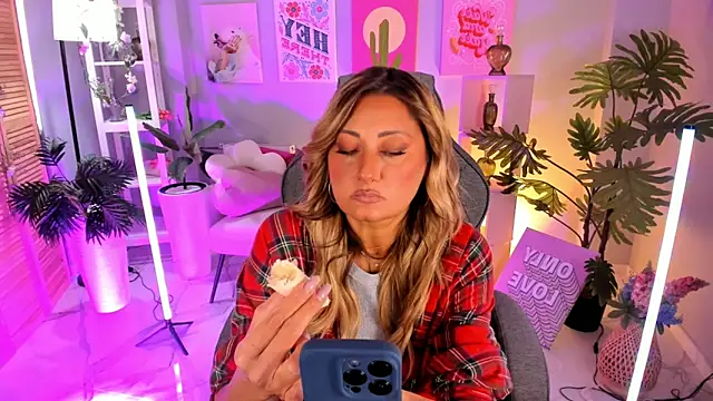 SarahAlluring online show from 09.25.25