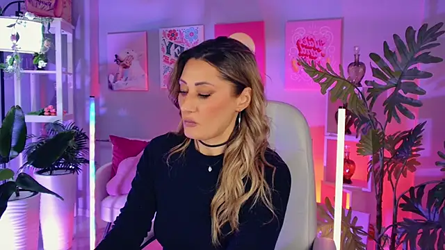 SarahAlluring online show from 01.11.26