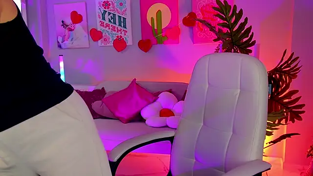 SarahAlluring online show from 02.21.26