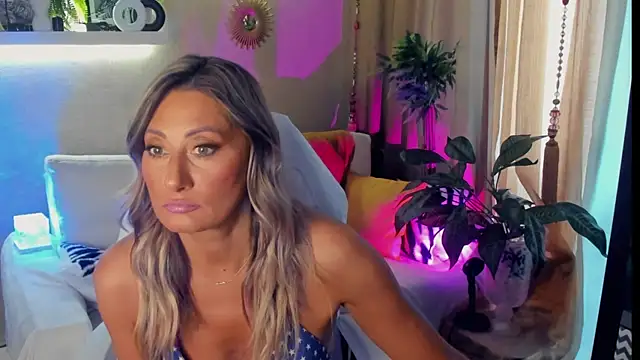 SarahAlluring online show from 07.10.26