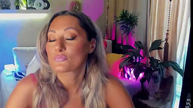 SarahAlluring online show from 07.11.26