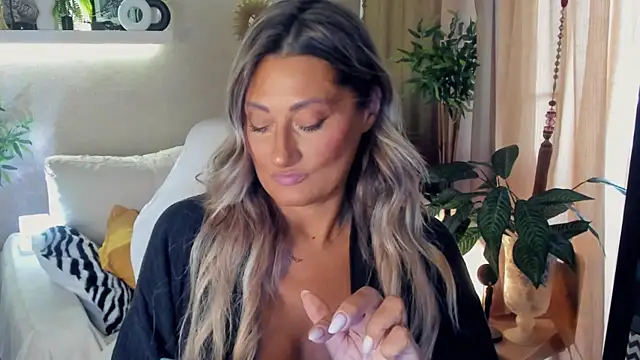 SarahAlluring online show from 07.31.26