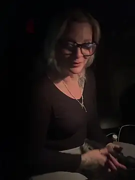 Snapshot of Curvy-Cleo chatting on 10.26.25 Curvy-Cleo online show from 10.26.25