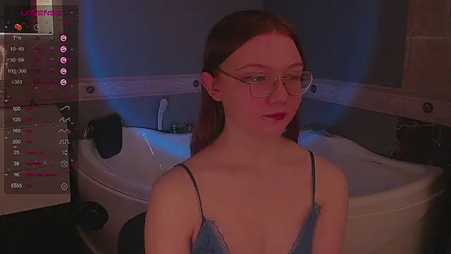 Snapshot of luv_tessa chatting on 02.12.26 luv tessa online show from 02.12.26