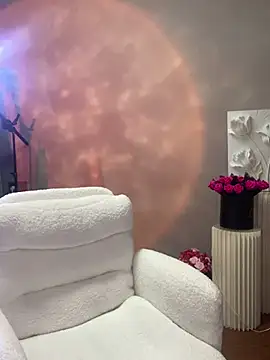 Snapshot of Baby-youyou chatting on 03.18.25 Baby-youyou online show from 03.18.25