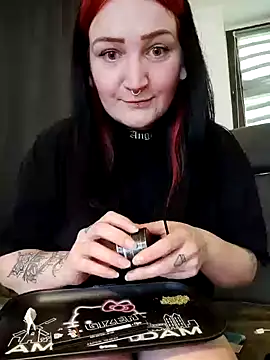 TiffiChantiT2 online show from 05.10.26
