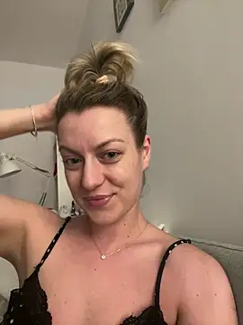 AnnastasiaMills online show from 04.27.26