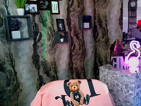 LanaTey online show from 11.29.25