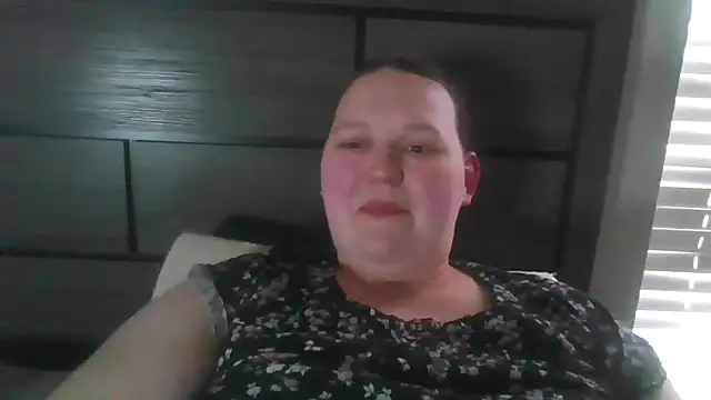 FantasyWifeBri online show from 12.04.25