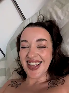 Petite Juicy Olive online show from 06.24.26