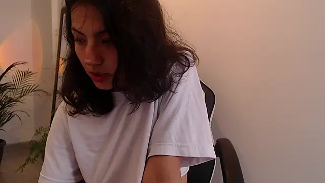 Snapshot of Asaray_T chatting on 05.30.26 Asaray T online show from 05.30.26