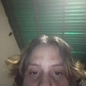 Snapshot of VictoriaLuxe chatting on 12.21.25 VictoriaLuxe online show from 12.21.25