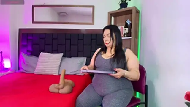 Snapshot of EllenaBoobs_ chatting on 06.03.26 EllenaBoobs online show from 06.03.26