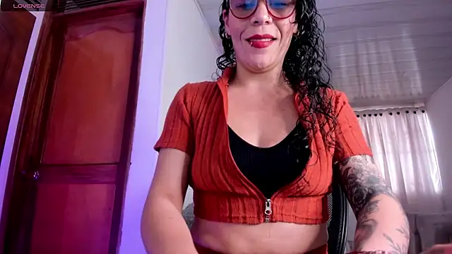 Snapshot of mia_velvet1 chatting on 06.22.26 mia velvet1 online show from 06.22.26