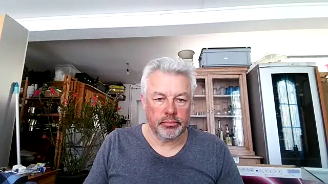 Snapshot of Berg_Boy chatting on 03.11.25 Berg Boy online show from 03.11.25