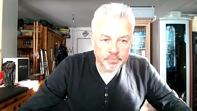 Snapshot of Berg_Boy chatting on 03.20.25 Berg Boy online show from 03.20.25