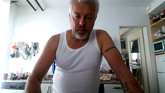 Snapshot of Berg_Boy chatting on 09.09.25 Berg Boy online show from 09.09.25