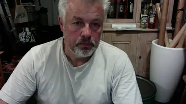 Snapshot of Berg_Boy chatting on 09.14.25 Berg Boy online show from 09.14.25