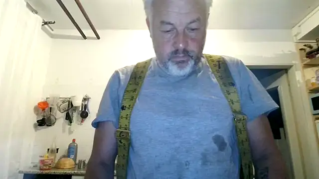 Snapshot of Berg_Boy chatting on 09.23.25 Berg Boy online show from 09.23.25