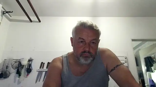 Snapshot of Berg_Boy chatting on 09.26.25 Berg Boy online show from 09.26.25