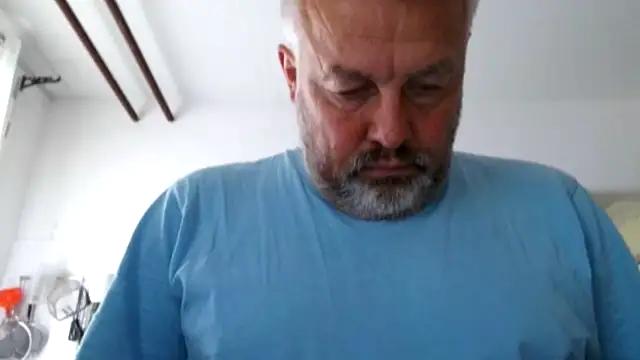 Snapshot of Berg_Boy chatting on 09.27.25 Berg Boy online show from 09.27.25