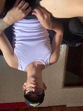 Snapshot of craxybaby chatting on 03.18.25 craxybaby online show from 03.18.25