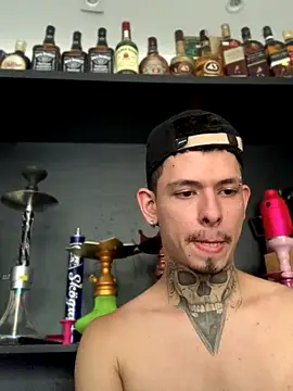 Snapshot of craxybaby chatting on 10.16.25 craxybaby online show from 10.16.25