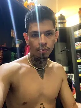 Snapshot of craxybaby chatting on 10.18.25 craxybaby online show from 10.18.25