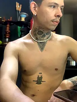 Snapshot of craxybaby chatting on 10.25.25 craxybaby online show from 10.25.25