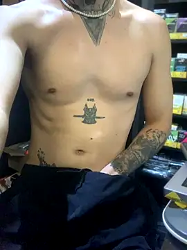 Snapshot of craxybaby chatting on 10.28.25 craxybaby online show from 10.28.25