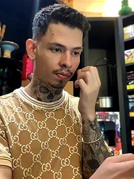 Snapshot of craxybaby chatting on 11.05.25 craxybaby online show from 11.05.25