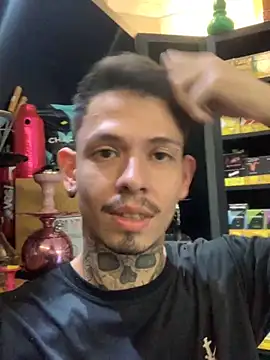 Snapshot of craxybaby chatting on 11.29.25 craxybaby online show from 11.29.25